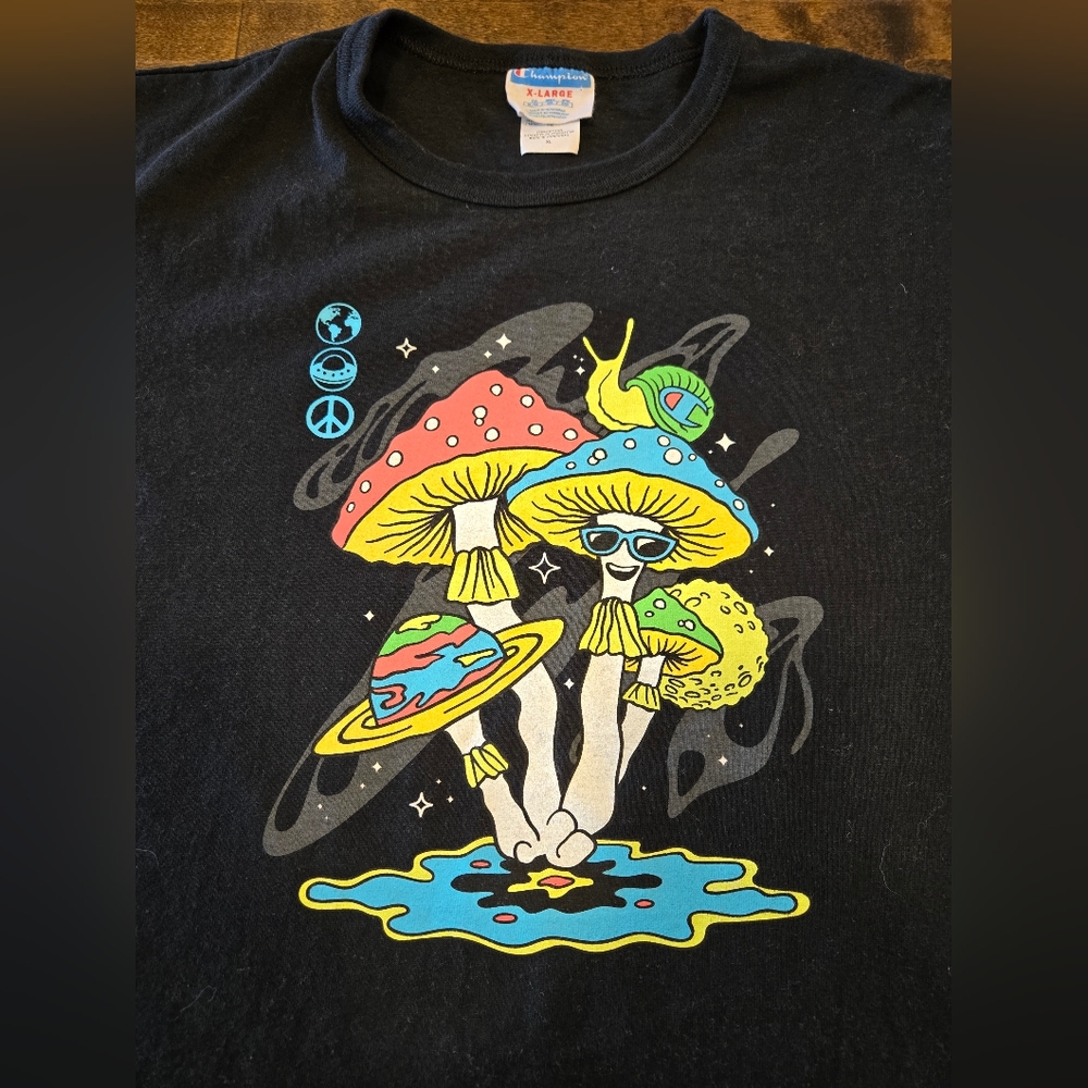 Champion T Shirt Mens XL Black Trippie Mushrooms Premium Weave Cotton Heavy